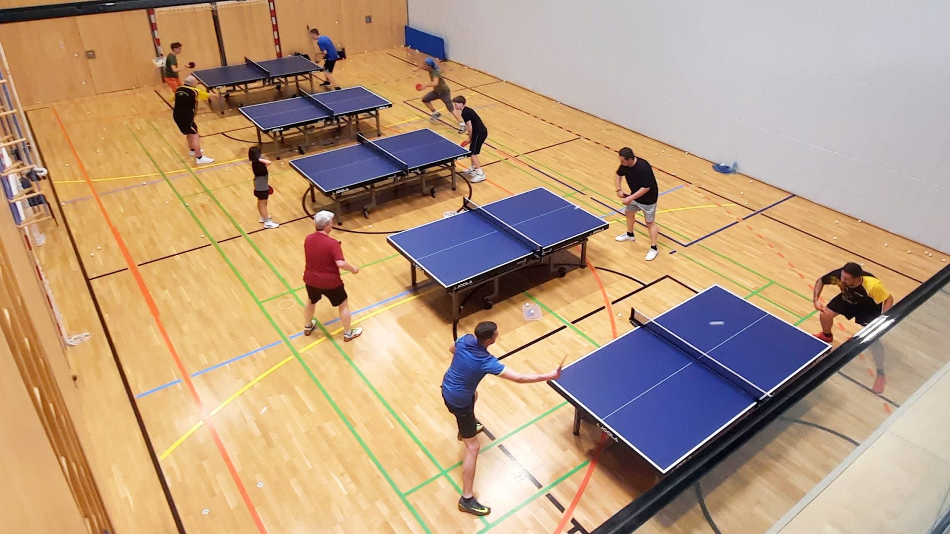 Tischtennis Beinarbeit – So wirst du schneller am Tisch